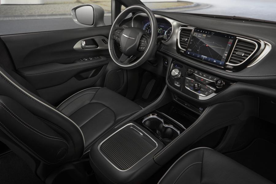Интерьер Chrysler Pacifica Limited S Appearance Package AWD (RU) 2020 года  (фото 14 из 70)